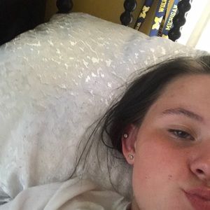 Meet your Posher, Caitlyn